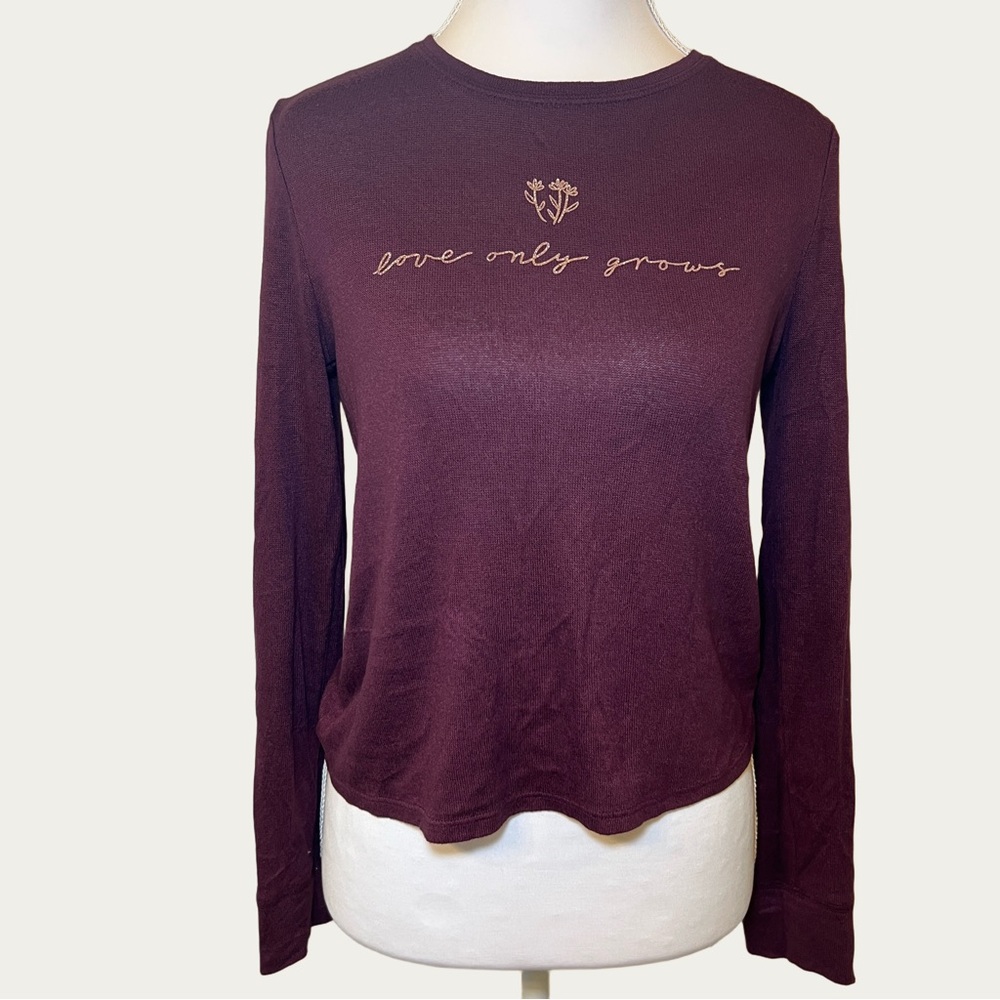 SO Women’s Maroon‎ Long Sleeve Buttery Soft Tee with Graphic Size Large